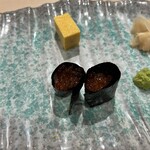 すし中村 - お寿司のシャリを少なめで、って言ったら、軍艦も小さめに．なんて素敵な配慮！