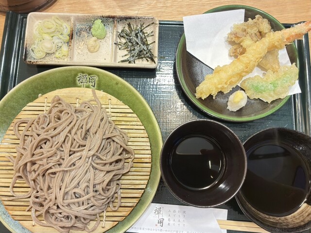 挽きぐるみ蕎麦屋 禅開>