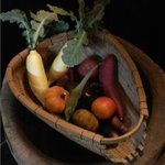 蕎仙坊 - 板の間に置かれた野菜