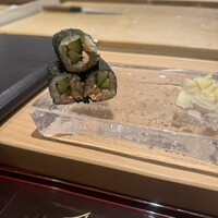 鮨 天使 - ホッキ貝の紐と胡瓜の細巻き