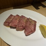 東京苑 - 極上厚切りタン