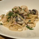 マシガネータ - 小海老とマッシュルーム、パンチェッタの軽いクリームソースナポリ風（リングイネ）