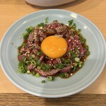 かどや - 牛レアユッケ（500円）2025.6