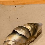 すしやのたい悟 - 新子４枚乗せでーす。③