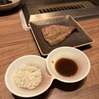焼肉うしごろ 池袋店 - 焼いてくれて助かる