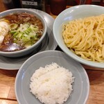 シンちゃんラーメン - 盛り中華+ライス(無料)