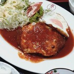 とんかつ熊さん - ハンバーグには目玉焼き