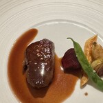 フランス料理 壺中天 - 黒毛和牛にしました。　美味しいー　一流だよ