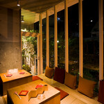 壺川 - 西川の夜景を望む掘り炬燵席