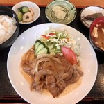 コミュニティレストラン　らるご - 料理写真:生姜焼き定食　¥850-