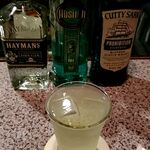 Bar BAKER - 漫画「レモンハート」好きな夫氏の話から、アブサンを使ったカクテルを作ってもらいました。キツいけど複雑ウマい！マスターが調整して飲みやすくしてくれました。