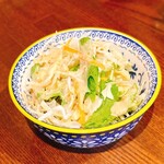 タイ料理トムヤムくん - 小サラダ
