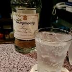 Bar BAKER - タンカレー好きですが、普通の（？）しか飲んだ事なく。ベイカーで他種類を飲ませてもらってます。貴重なものもあり！