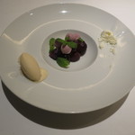 フロリレージュ - フレッシュの巨峰とスフレ・グラス、ヨーグルトのムース、ラム酒のアイスクリーム2