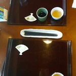 十割手打 そば処 百百百百 - 予約していましたから、セットされていました。