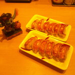 丸源ラーメン 足利店 - 肉そばつけ麺 大盛り 麺かため ＆ 丸源餃子 6個 ＆ カップソフト バニラ