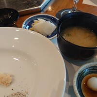 利心 - タレ&大根すり,味噌汁,香物(*´・ω-)b
