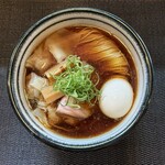 鈴鳴食堂 三番館 - dashiわんたん中華そば＋味玉