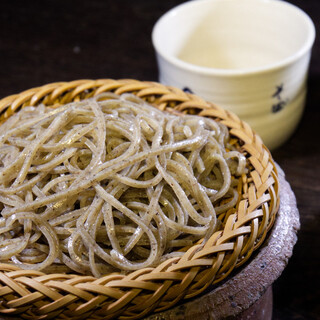 種類の異なる十割蕎麦やがんこそばなど5種類を常時ご用意