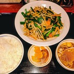 はこだて屋台ラーメン松島店 - 肉ニラ定食