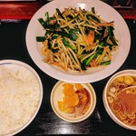 はこだて屋台ラーメン松島店 - 肉ニラ定食