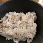 食堂 諭きしん - 白米か雑穀米か選べます
