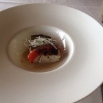 ガーデンレストラン徳川園 - 白身魚のポワレ 揚げ茄子とパプリカ 柚子風味のプーレットソース