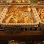 ベーカリー - チーズフランス(160円）これは袋に入っていませんでした。