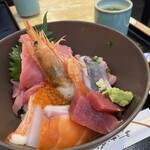食事処 さか本 - 海鮮丼　¥2,100