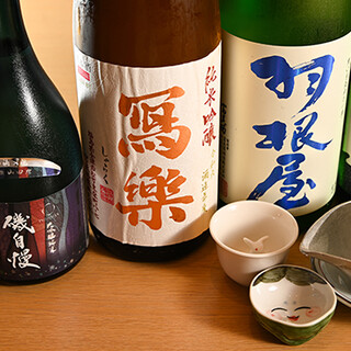 常時40種類以上の日本酒をご用意。季節の味を楽しめる