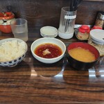 天ぷら食堂 若鷹 - ご飯、味噌汁、天つゆ