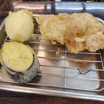 天ぷら食堂 若鷹 - 天ぷら（豚ロース、なす、半熟玉子）