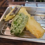 天ぷら食堂 若鷹 - 天ぷら（イカ、ピーマン、なす）