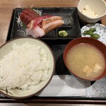 三平酒寮 西口店 - 