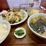 天竺 - 回鍋肉定食。ハーフラーメンセット。