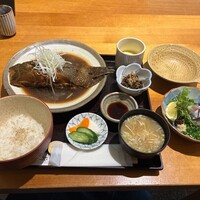 丸新 - アブラカレイの煮付け