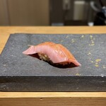 鮨 琥珀 - 中トロ