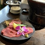 炭火焼肉 焼きしゃぶ にく式 - 上タン　イチボ　和牛ロース