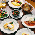 TWELVE ON THE PARK BAR & GRILL - 