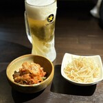 炭火焼肉 焼きしゃぶ にく式 - キムチ　ナムル　ビールはキンキン！