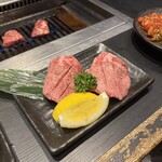 山田屋 - 極切タン塩