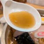 大宮大勝軒 - 中華麺のスープに近いでしょうか?それでいて冷たい。