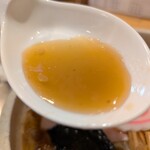 大宮大勝軒 - 煮干しの香りが強い、微かに柚子。飲むと優しい煮干しの味。