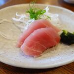 釜めし菜時記 さき亭 - コースのお刺身、まぐろ2切れ