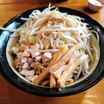 油そば専門店おま屋 旭店 - 油そば中盛＋ヤサイ増し（２倍）