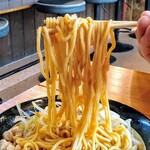 油そば専門店おま屋 旭店 - 油そば中盛＋ヤサイ増し（２倍）