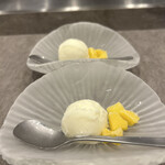 名駅 鉄板焼 牛吟 - アイスとフローズンマンゴー