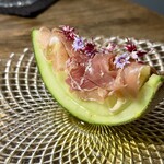 Parabola Cuisine ＆ Bar - 