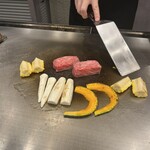 名駅 鉄板焼 牛吟 - 季節野菜の鉄板焼き