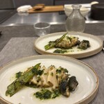 名駅 鉄板焼 牛吟 - 活け鮑の鉄板焼き